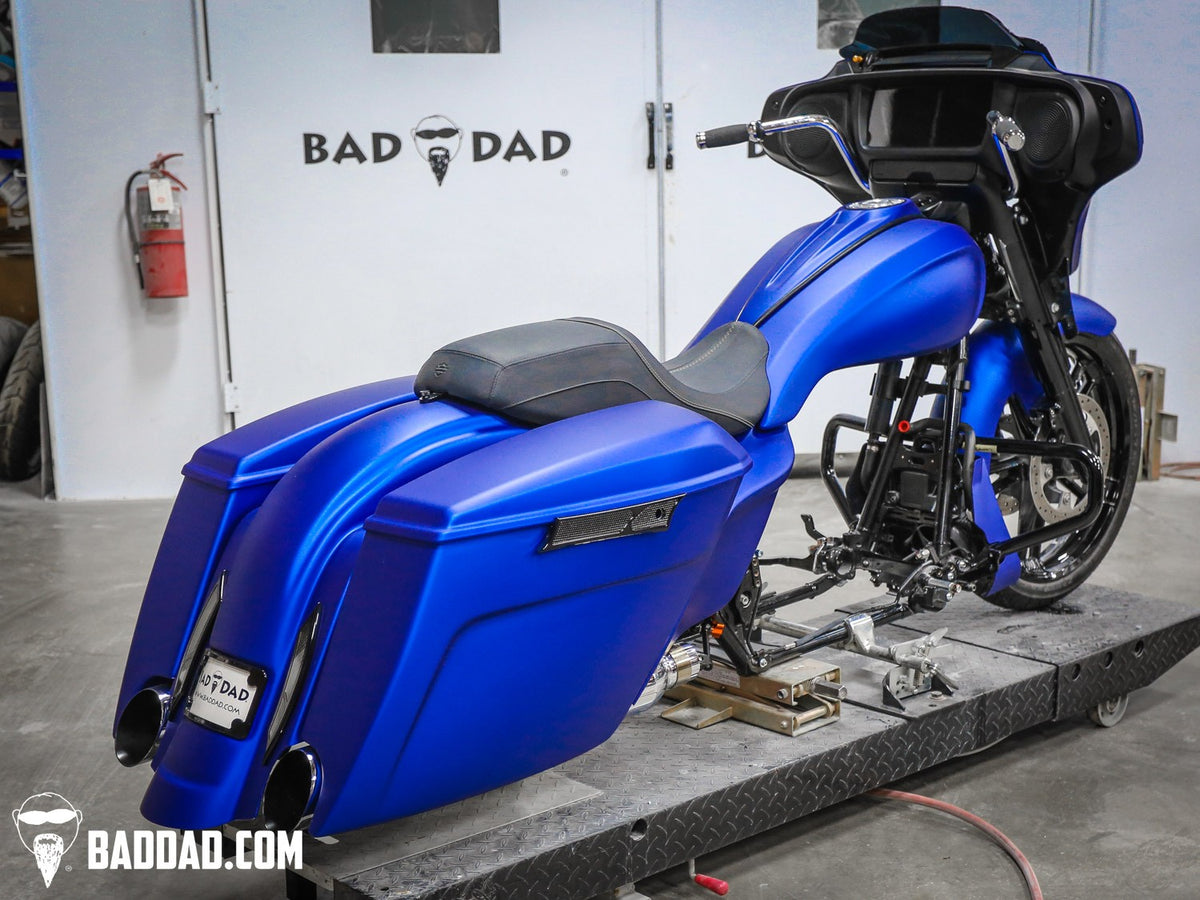 Custom 2024+ Street Glide bagger with Vantage Series stretched tank shroud