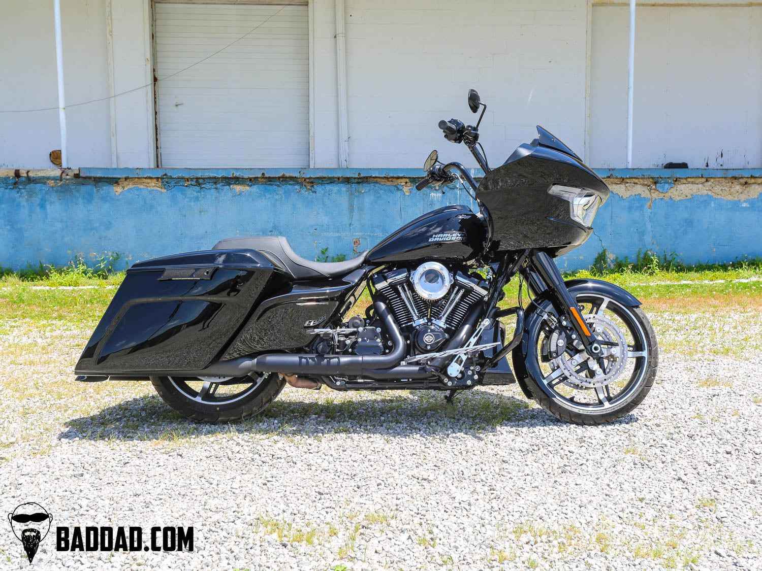 Road Glide with Vantage Series fender and stretched saddlebags