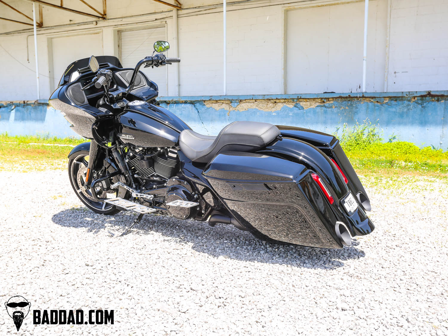 Road Glide with Vantage Series fender and Premium Plate Frame LEDs