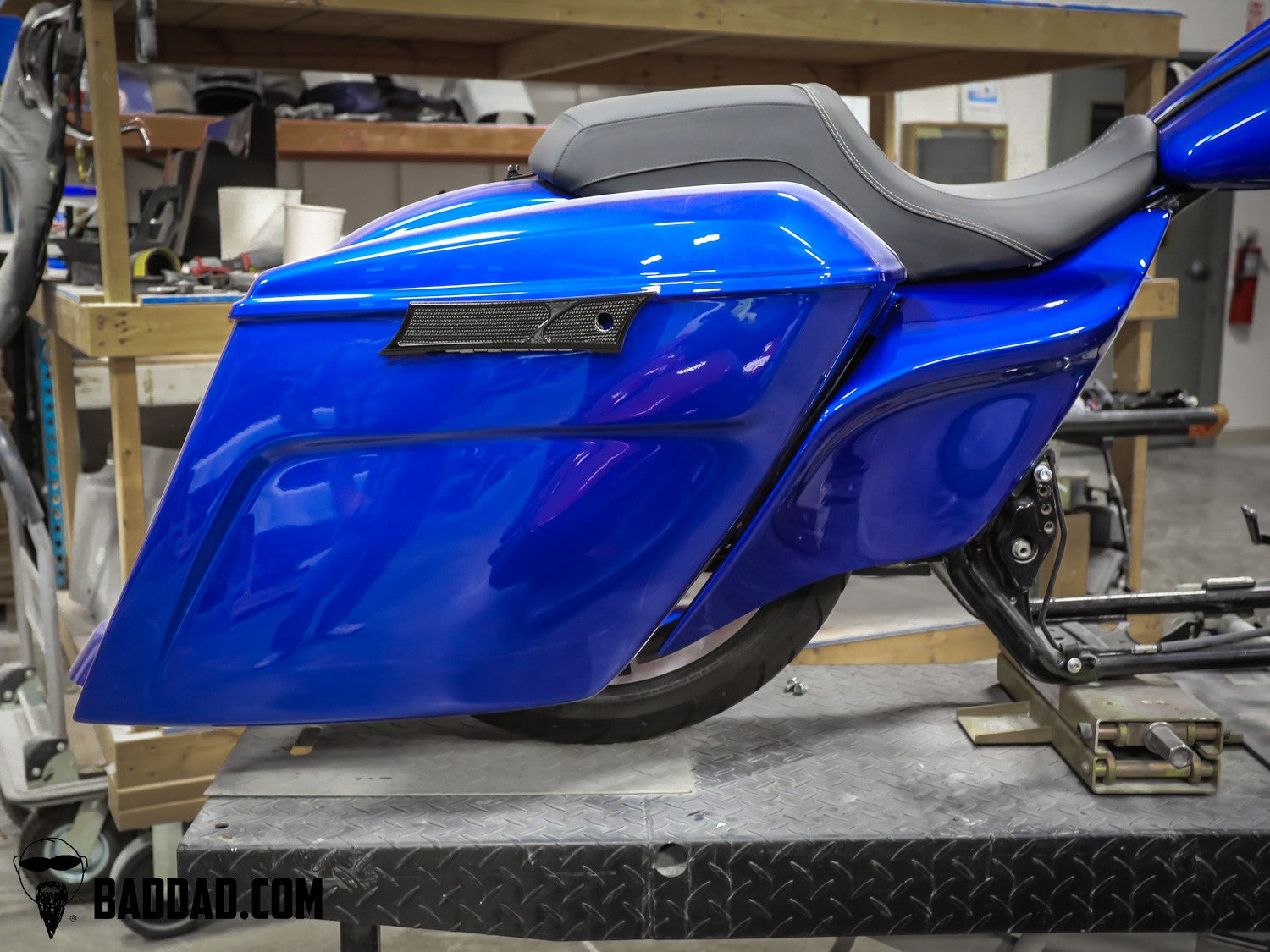 Harley bagger with Vantage side covers