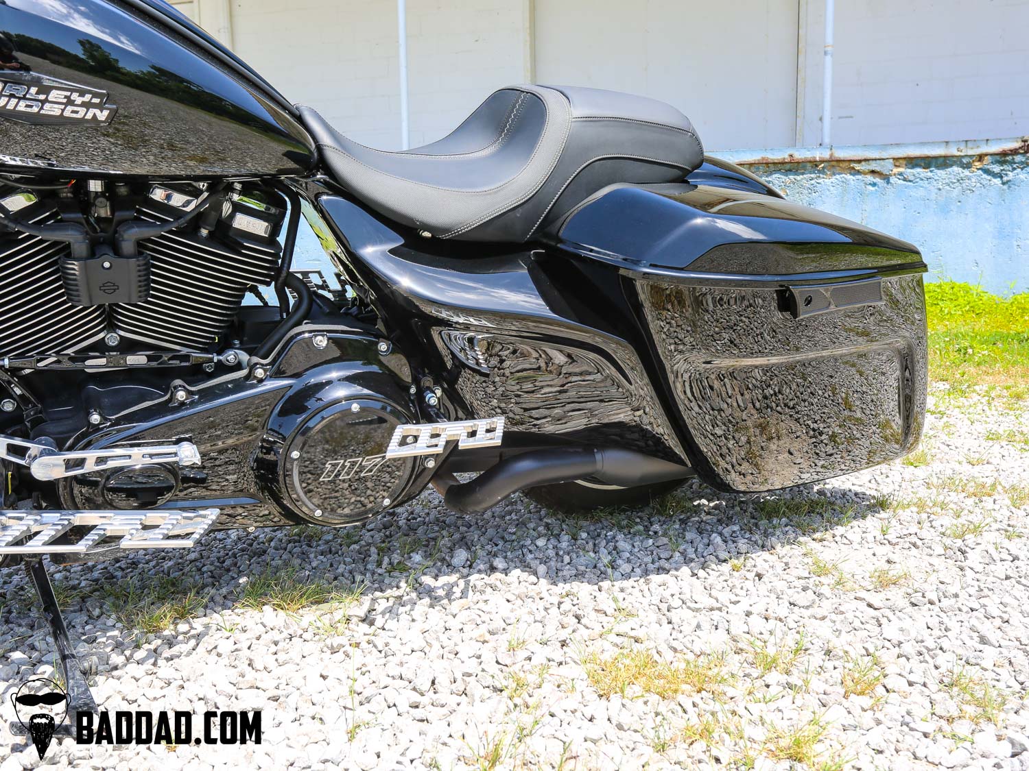 Vantage Series saddlebag and seat on a Road Glide